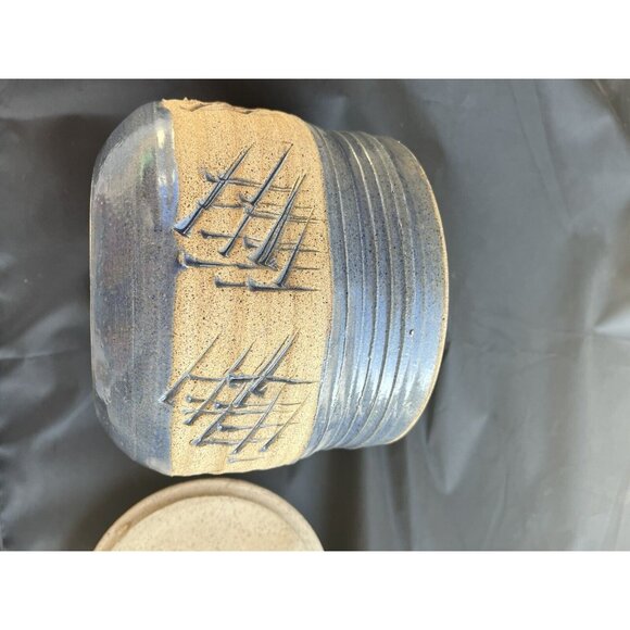 Sign Davis Art Pottery Jar w Lid Sandstone Glaze Stoneware Hand Thrown Blue Tan - Picture 11 of 11